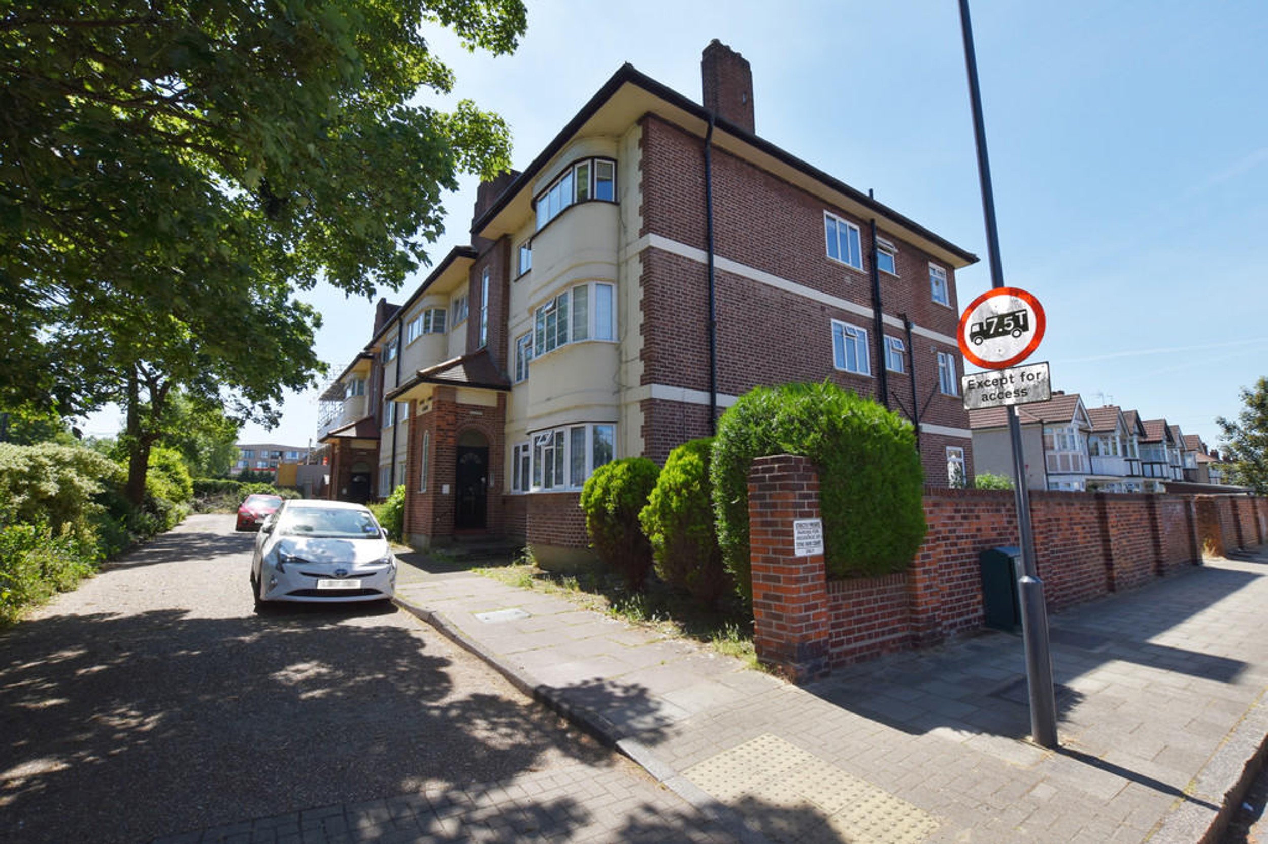 Lease extension case study for a flat on Alexandra Avenue, Harrow HA2