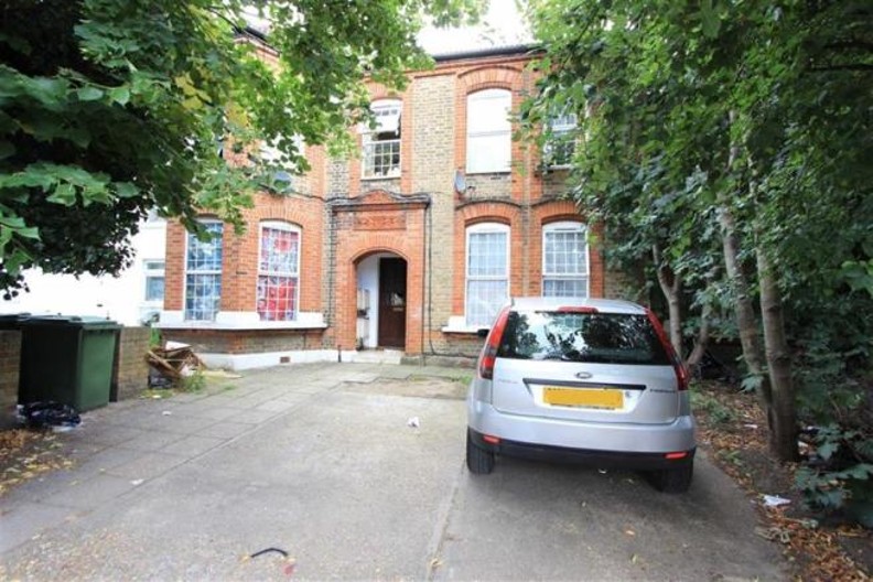 Lease extension case study for a period conversion flat on Cameron Road, Ilford IG3