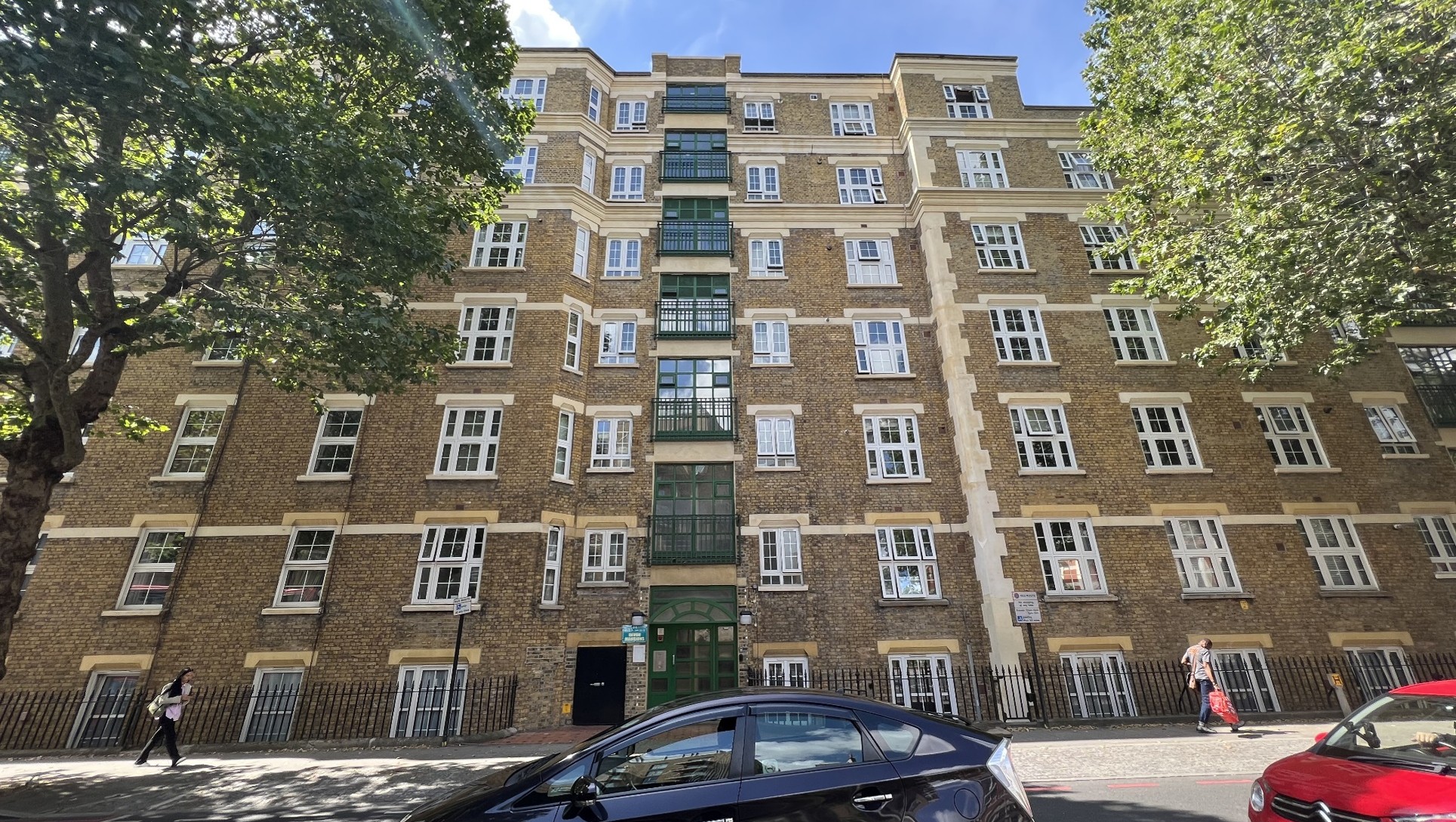 Lease extension case study for a flat in Devon Mansions, London Bridge SE1