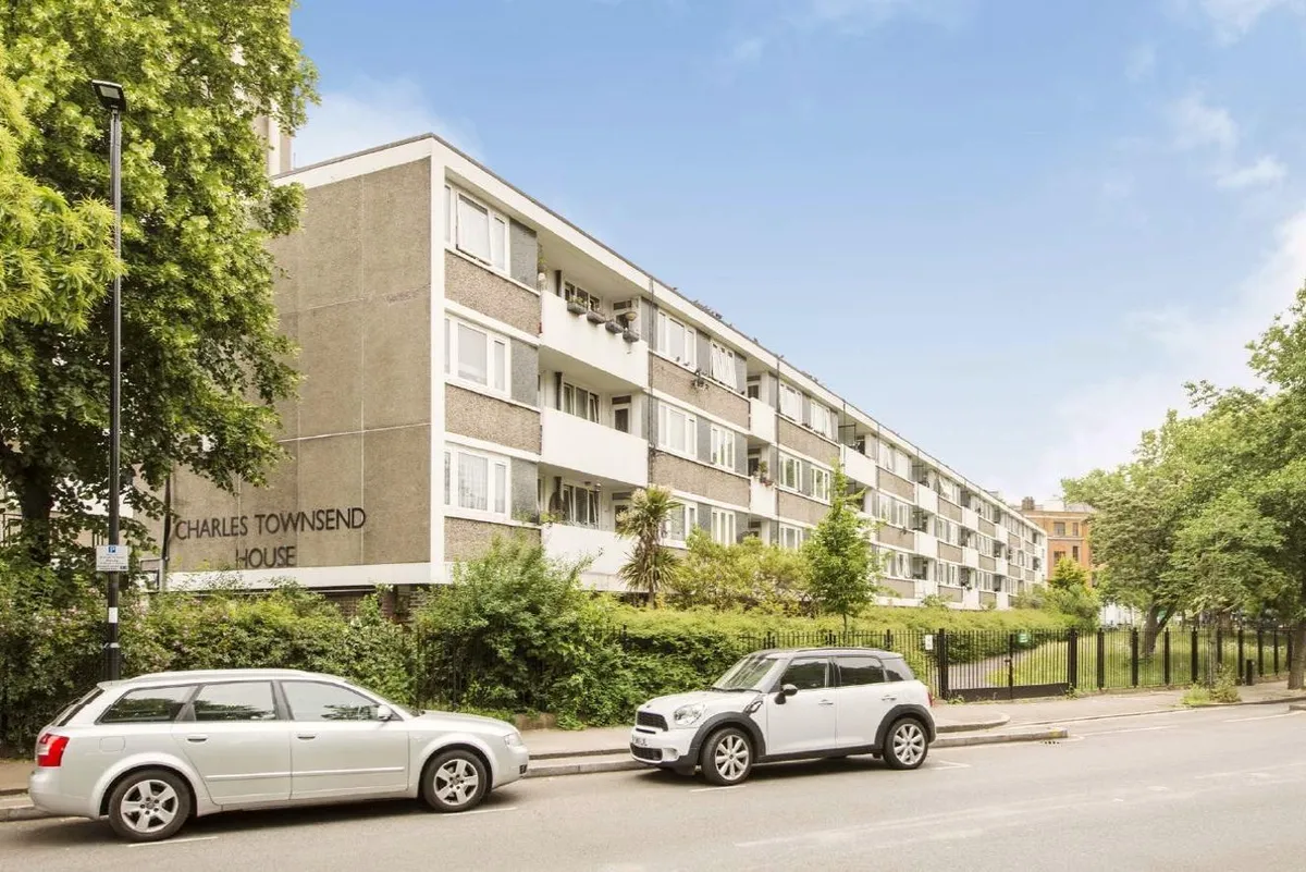Lease extension case study for a flat on Finsbury Estate, Skinner Street EC1R
