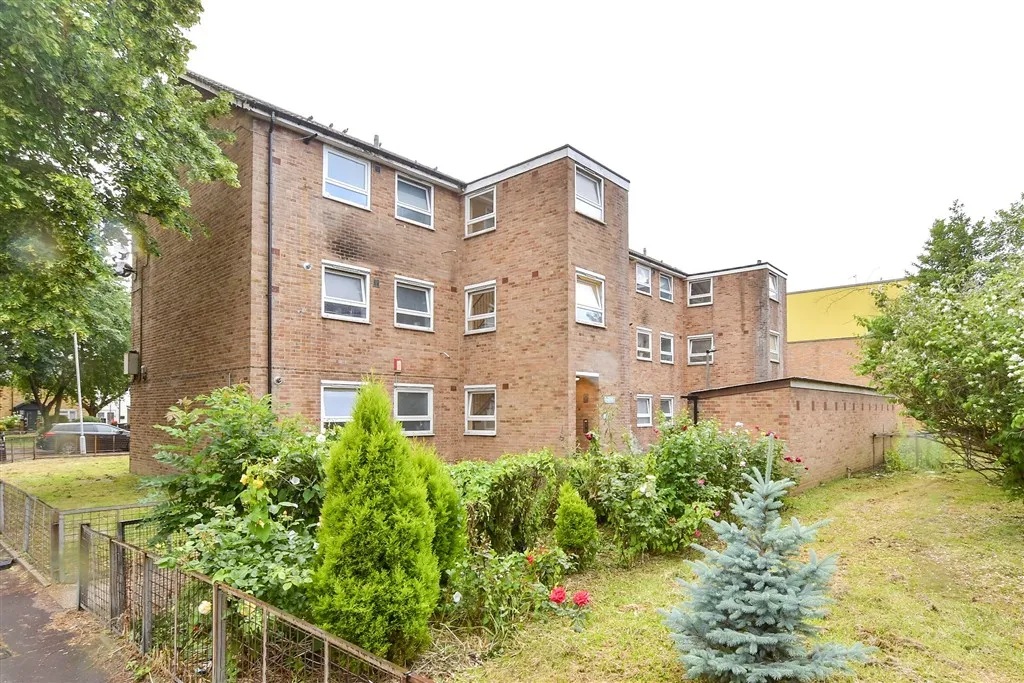 Lease extension case study for a flat on Grantham Road Estate, Manor Park E12
