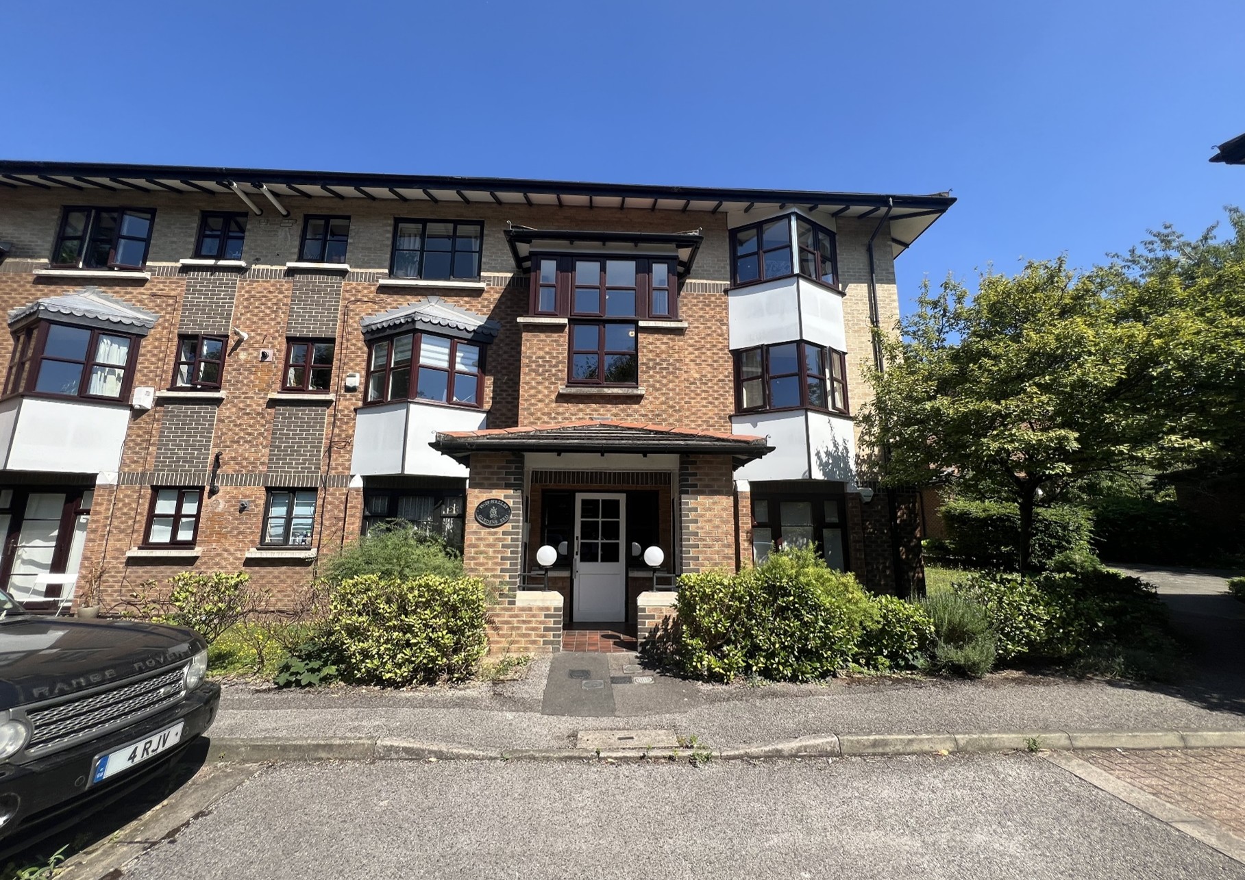 Lease extension case study for a flat in Halley Gardens, Lewisham SE13