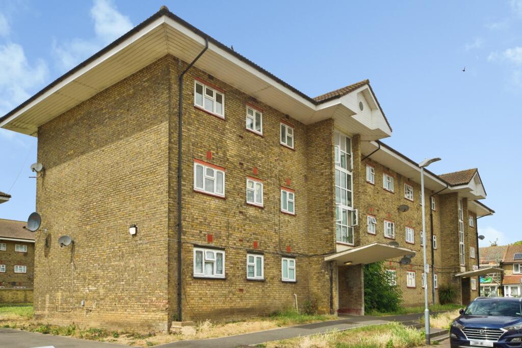 Kershaw Road, RM10 property featured in a lease extension case study