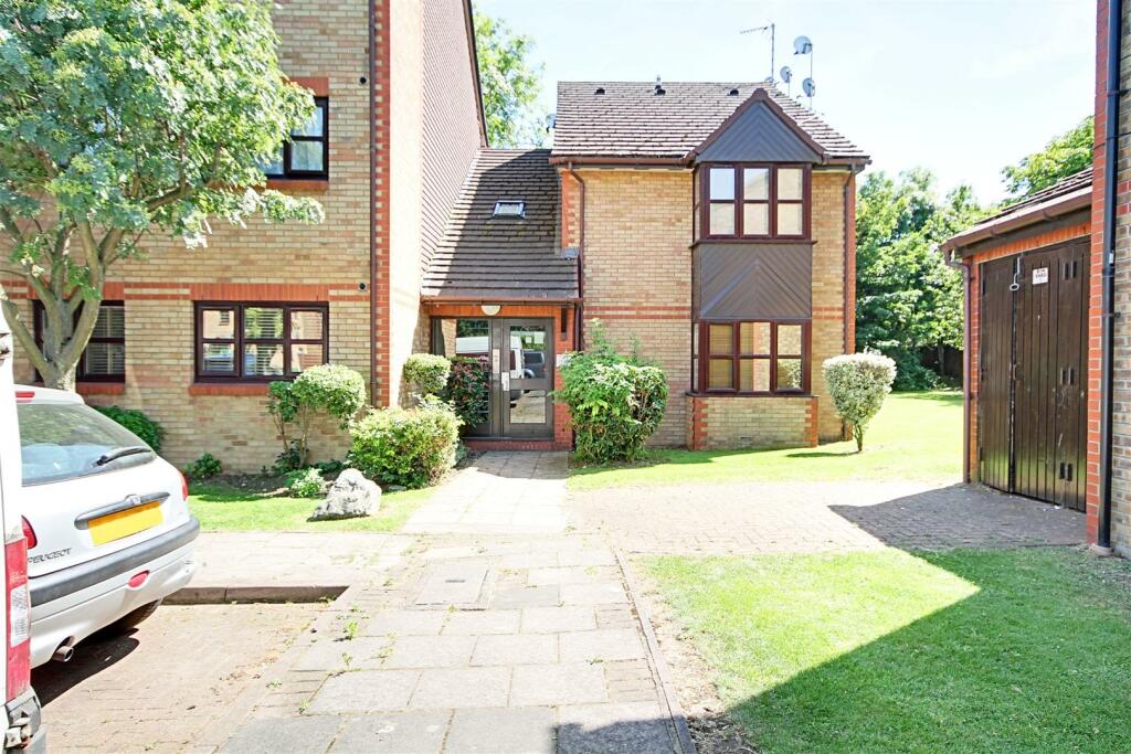Lease extension case study for a flat on Kingfisher Way, Brent NW10