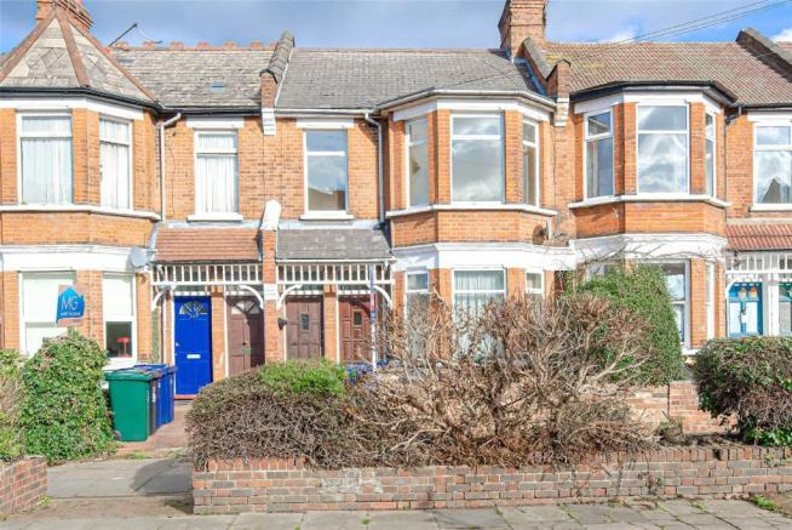 Lease extension case study for a period conversion flat on Manor Park Road, Finchley N2