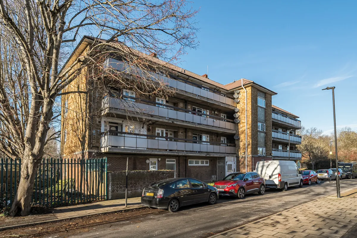 Lease extension case study for a flat on Middle Park Avenue, Eltham SE9