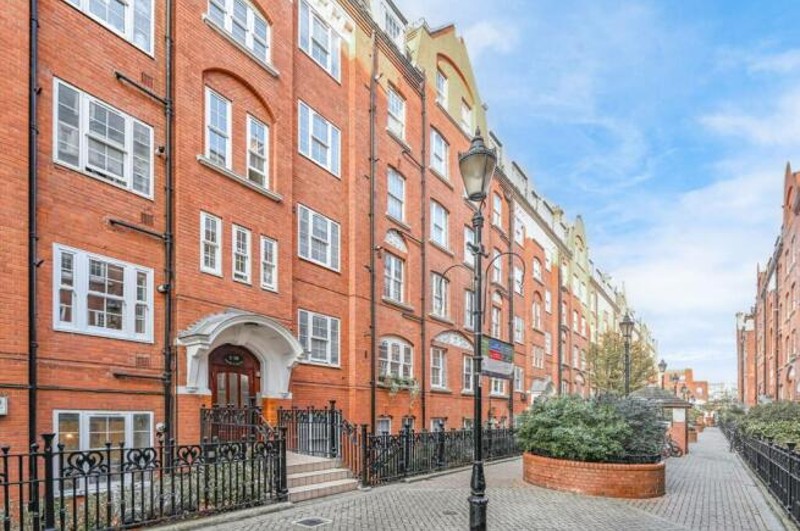 Lease extension case study for a flat on Millbank Estate, Page Street SW1P