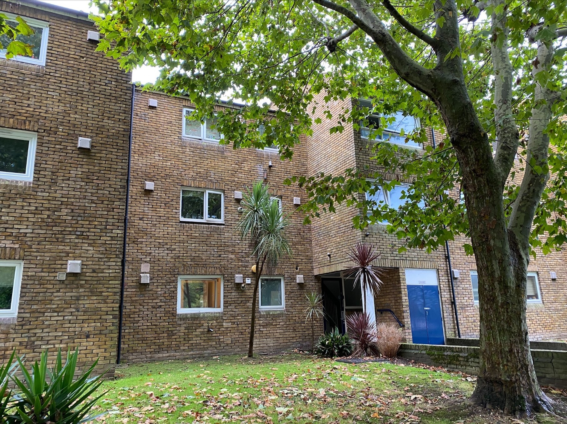 Lease extension case study for a flat on Nantes Close, Wandsworth SW18