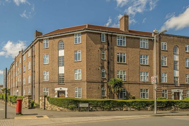 Lease extension case study for a flat in Norbiton Hall, Kingston KT2