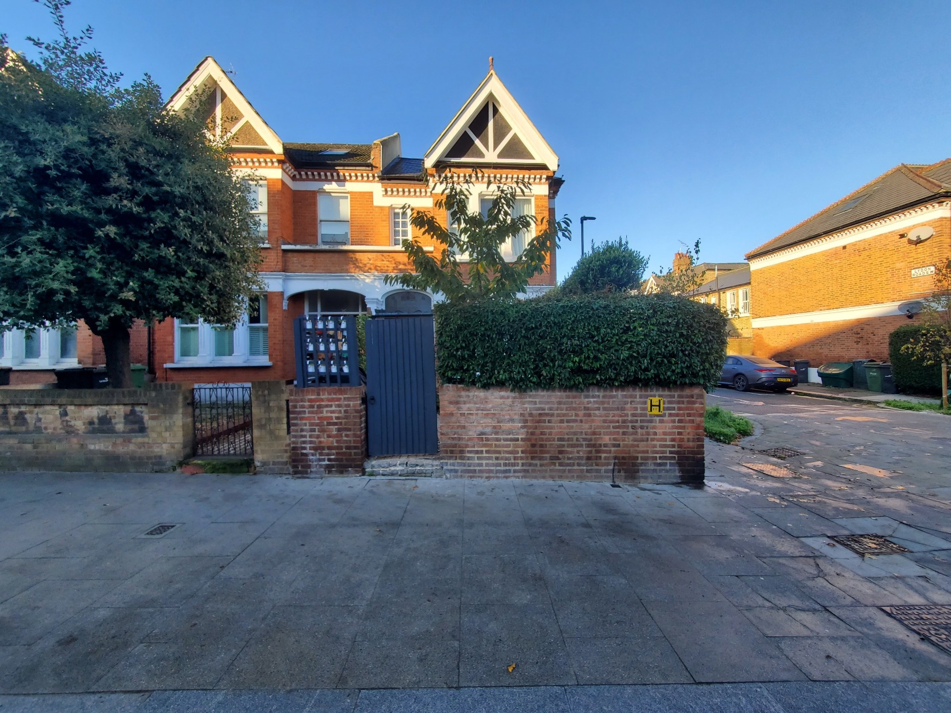 Lease extension case study for a flat in The Gables, Clapham Old Town SW4