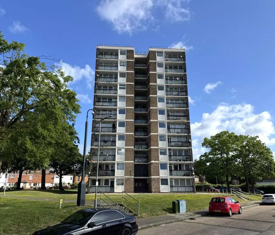 Lease extension case study for a flat on Yellowpine Way, Hainault IG7